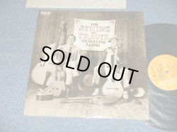 画像1: CHET ATKINS and MERLE TRAVIS - THE ATKINS-TRAVIS  TRAVELING SHOW (Ex++/Ex+++ Looks:Ex++)  / 1974 US AMERICA ORIGINAL 1st Press "ORANGE Label" Used LP