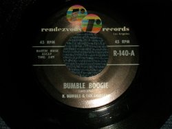 画像1: B. BUMBLE AND THE STINGERS(ERNIE FREEMAN(Pi)+RENE HALL(Gu)+EARL PALMER(Dr) - A)BUMBLE BOOGIE  B)SCHOOL DAY BLUES (Ex+/Ex+) / 1961 US AMERICA ORIGINAL Used 7" Single