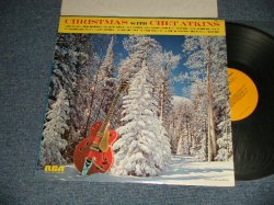 画像1: CHET ATKINS - CHRISTMAS WITH CHET ATKINS (Ex+++/MINT-) / 1976 US AMERICA REISSUE STEREO Used LP
