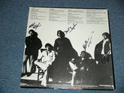 画像1: THE VENTURES -  THEME FROM SHAFT (Ex+/MINT- CUT OUT) / 1971 US AMERICA ORIGINAL "With AUTOGRAPHED 直筆サインいり" LP