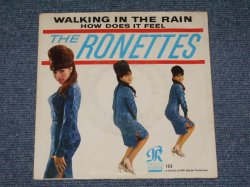 画像1: THE RONETTES - WALKING IN THE RAIN ( Ex++/Ex+++) /  1964 US ORIGINAL White Label Promo  7" SINGLEB With PICTURE SLEEVE
