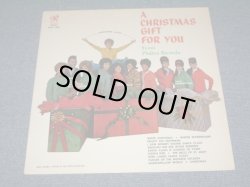 画像1:  VA ( CRYSTALS+RONETTES+DARLEN LOVE+More ) - A CHRISTMAS GIFT FOR YOU ( Ex+++ / MINT  )  /1964  US Original 2nd Press Label YELLOW LABEL MONO LP  