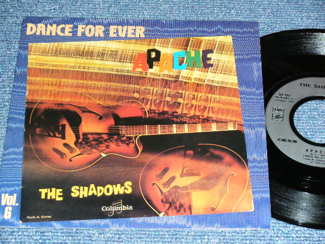 The SHADOWS - APACHE ( MINT-/Ex+++  ) / 1982 FRANCE FRENCH REISSUE Used 7
