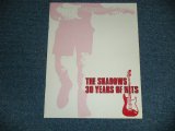 画像: THE SHADOWS - 30 YEARS OF HITS (1988) Tour Books  / 1988 UK ENGLAND  ORIGINAL Used TUR BOOK 