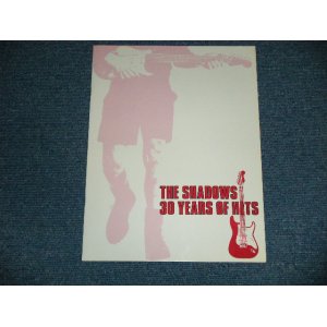 画像: THE SHADOWS - 30 YEARS OF HITS (1988) Tour Books  / 1988 UK ENGLAND  ORIGINAL Used TUR BOOK 