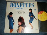 画像: RONETTES -  ...PRESENTING THE FABULOUS RONETTES  (Ex+/Ex+++ Looks:Ex++ WTRDMG) / 1964 Version US AMERICA Original 2nd Press "YELLOW Label" MONO Used LP 