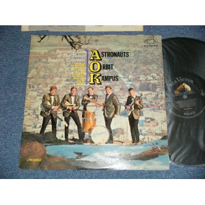 画像: THE ASTRONAUTS - ASTRONAUTS ORBIT KAMPUS (Ex++/Ex++  EDSP)  / 1964 US AMERICA ORIGINAL MONO  Used LP 