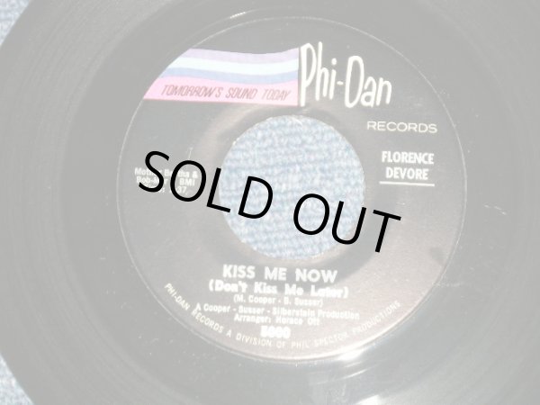 画像1: FLORENCE DEVORE  - A) KISS ME NOW B)  WE ARE NOT OLD ENOUGH (Ex++ Looks:Ex+++/Ex++ Looks:Ex+++)  /  1965 US AMERICA ORIGINAL Used 7" SINGLE 