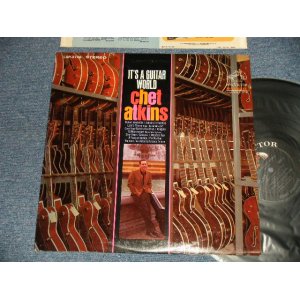 画像: CHET ATKINS - IT'S A GUITAR WORLD (Ex++/Ex+++) / 1967 US AMERICA ORIGINAL STEREO Used LP
