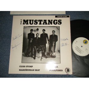 画像: The MUSTANGS - MAXI-EP 45 RPM (With AUTO GRAPHED SIGNED 直筆サイン入り) (Ex+++/MINT)  / 1986 FINLAND ORIGINAL Used 12" EP