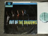 画像: THE SHADOWS - OUT OF THE SHADOWS ( Ex,VG+++/Ex++ ) / 1962 UK ORIGINAL "Green With  Gold text " Label STEREO Used  LP 