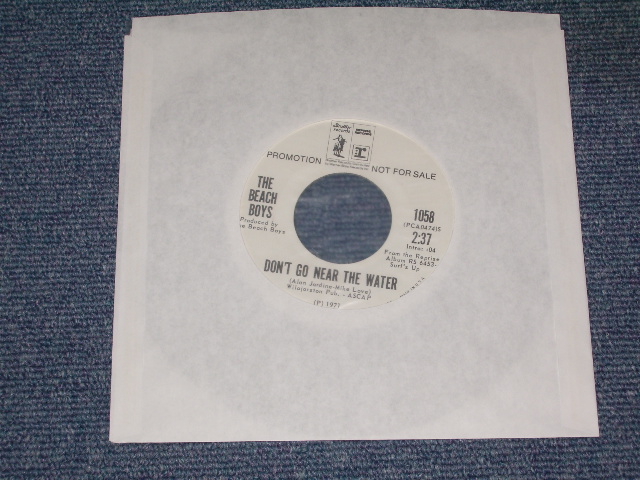画像: THE BEACH BOYS - A)  SURF'S UP  B) DON'T GO NEAR THE WATER (MINT-/MINT- / 1971 US AMERICA ORIGINAL "WHITE LABEL PROMO" Used 7"Single