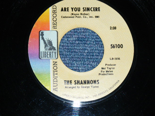 画像: THE SHANNONS ( PRODUCED  by MEL TAYLOR of The VENTURES ) - LITTLE WHITE LIE ( SMALL SIZE FATS TITLE LOGO : MINT/MINT ) / 1968 US ORIGINAL Audition Label Promo 7"SINGLE