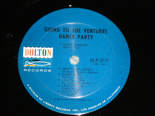 画像: THE VENTURES - GOING TO THE VENTURES PARTY ( Dark BLUE With BLACK Print Label : MINT-/MINT-  ) / 1965? US  "Dark BLUE With BLACK Print Label " RELEASE VERSION MONO  Used  LP 