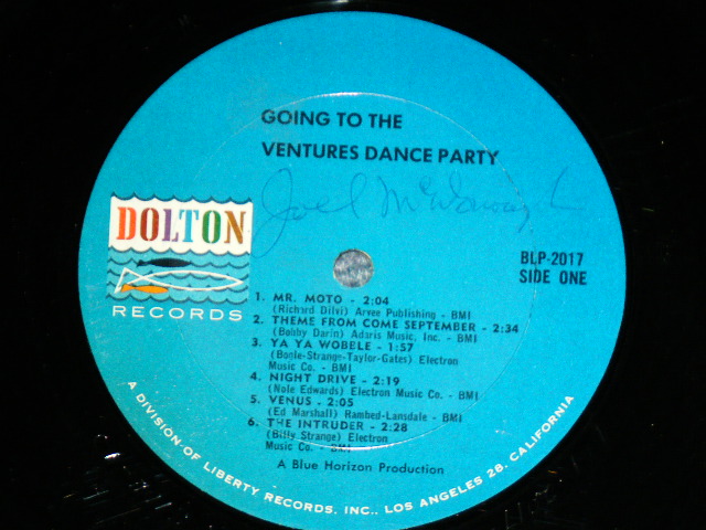 画像: THE VENTURES - GOING TO THE VENTURES PARTY ( BLUE With BLACK Print Label :Ex/Ex++ Looks:Ex ) / 1965? US  "BLUE With BLACK Print Label " RELEASE VERSION MONO  Used  LP 