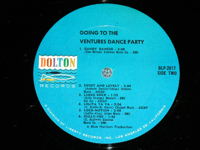 画像: THE VENTURES - GOING TO THE VENTURES PARTY ( BLUE With BLACK Print Label :Ex++/Ex+++  ) / 1965? US  "BLUE With BLACK Print Label " RELEASE VERSION MONO  Used  LP 
