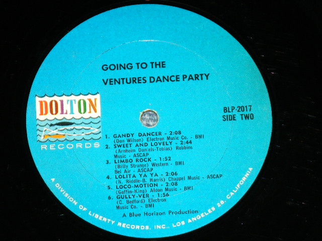画像: THE VENTURES - GOING TO THE VENTURES PARTY ( BLUE With BLACK Print Label :Ex/Ex++ Looks:Ex ) / 1965? US  "BLUE With BLACK Print Label " RELEASE VERSION MONO  Used  LP 