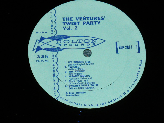 画像: THE VENTURES - DANCE WITH  THE VENTURES ( LIGHT BLUE Label : Matrix Number : A)BLP-2014-1-1A/B) BLP-2014-2-1A : Ex+/Ex+++ ) / 1962  US  RE-PACKAGED "TWIST PARTY VOL.2" VERSION US Used  LP 