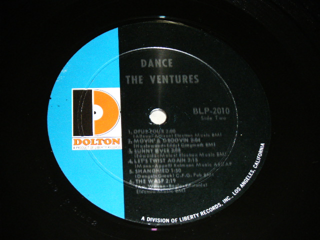 画像: THE VENTURES - DANCE ! ("DANCE!" CREDIT Label :  "D" Mark Label : Ex/MINT-  ) / 1966? US  RELEASE VERSION MONO Used  LP 
