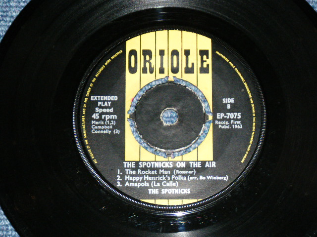 画像: SPOTNICKS, The - ON THE AIR ( Ex+/Ex+ ) / 1963 UK ENGLAND ORIGINAL Used 7" EP  with PICTURE SLEEVE 