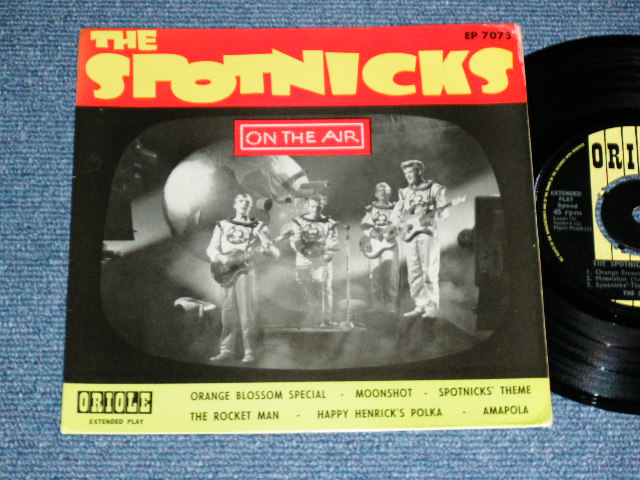 画像1: SPOTNICKS, The - ON THE AIR ( Ex++,Ex-/Ex++ ) / 1963 UK ENGLAND ORIGINAL Used 7" EP  with PICTURE SLEEVE 