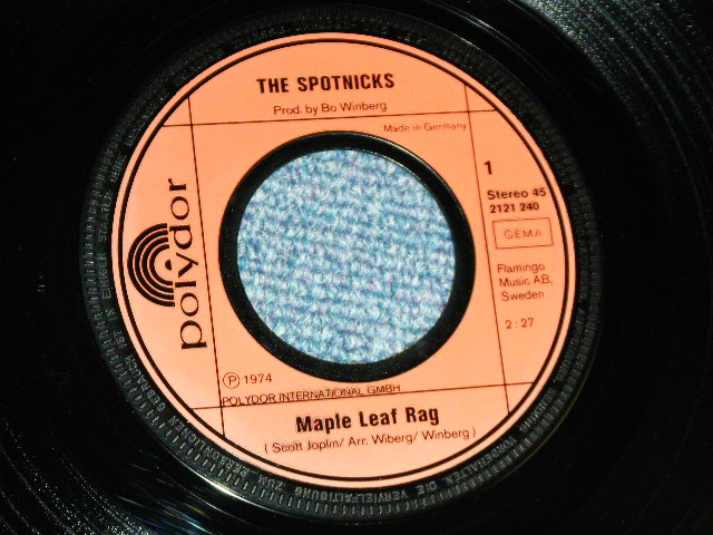 画像: SPOTNICKS, The - MAPLE LEAF RAG  (Ex++/MINT-  )  / 1974 WEST-GERMANY GERMAN  ORIGINAL Used 7" Single  with PICTURE SLEEVE 