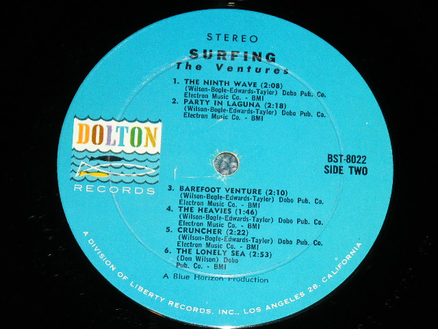 画像: THE VENTURES - SURFING ( With "PIPELINE " SEAL AT FRONT COVER  '63 Version BLUE with BLACK Print  Label : Matrix Number BST-8022  S1/  BST-8022 S2  VG+++/Ex+x ) / 1963 US ORIGINAL  "BLUE with BLACK Print Label" STEREO Used  LP 