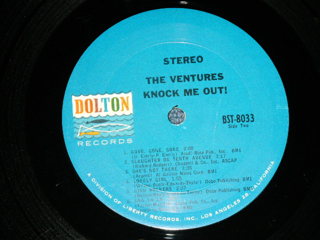 画像: THE VENTURES - KNOCK ME OUT (  US AMERICA ORIGINAL "BLUE with BLACK Print  Label :Without or NONE "TOMORROW'S LOVE" Version :  Matrix Number BST-8033-2  SIDE-1 1A/  BST-8033  SIDE-2-1A   : Ex+,Ex+/Ex++ ) / 1965 US ORIGINAL "BLUE with BLACK BLACK Print Label" STEREO Used  LP 