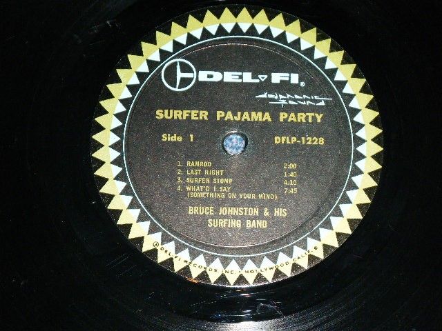 画像: The BRUCE JOHNSTON SURFING BAND - SURFERS' PAJAMA PARTY  ( Ex+/Ex+ Crack on Edge Side  )  / 1963 US AMERICA ORIGINAL Used LP 
