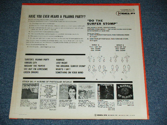 画像: THE SURF STOMPERS (BRUCE JOHNSTON) - THE ORIGINAL SURFER STOMP ( Ex++/MINT- )  / 1963 US AMERICA ORIGINAL Used LP 