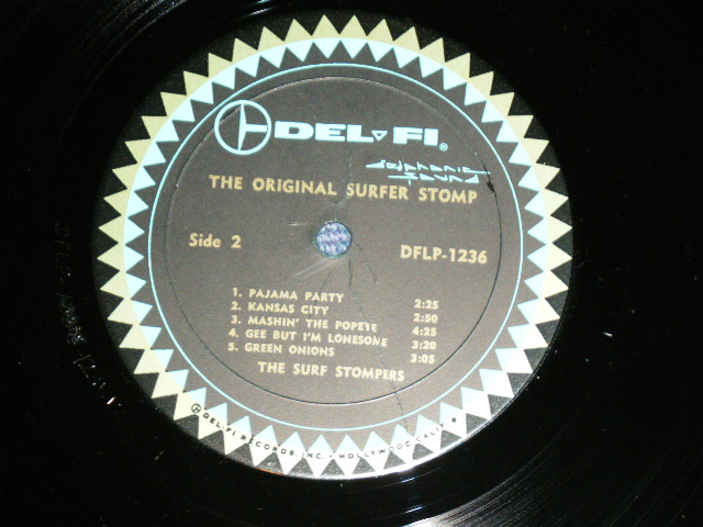 画像: THE SURF STOMPERS (BRUCE JOHNSTON) - THE ORIGINAL SURFER STOMP ( Ex+/Ex+++ Looks; Ex+ )  / 1963 US AMERICA ORIGINAL Used LP 