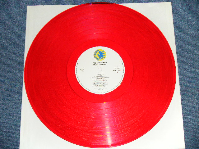 画像: The MUSTANGS - MUST TWANGS (MINT-/MINT- )  / 198 FINLAND ORIGINAL "RED WAX Vinyl"  Used LP 