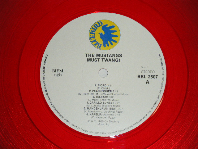 画像: The MUSTANGS - MUST TWANGS (MINT-/MINT- )  / 198 FINLAND ORIGINAL "RED WAX Vinyl"  Used LP 