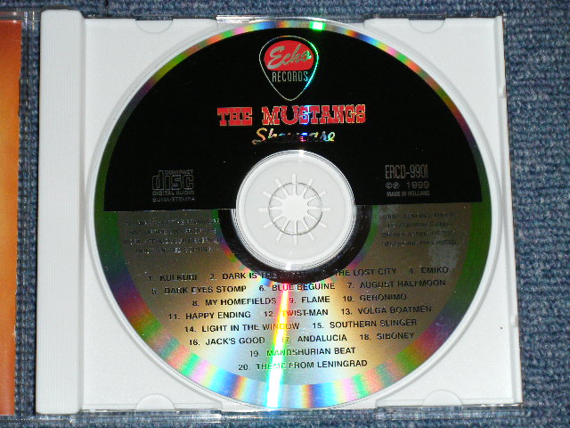 画像: THE MUSTANGS - SHOWCASE ( MINT-/MINT)  / 1999 NETHERLANDS (HOLLAND ) ORIGINAL Used CD
