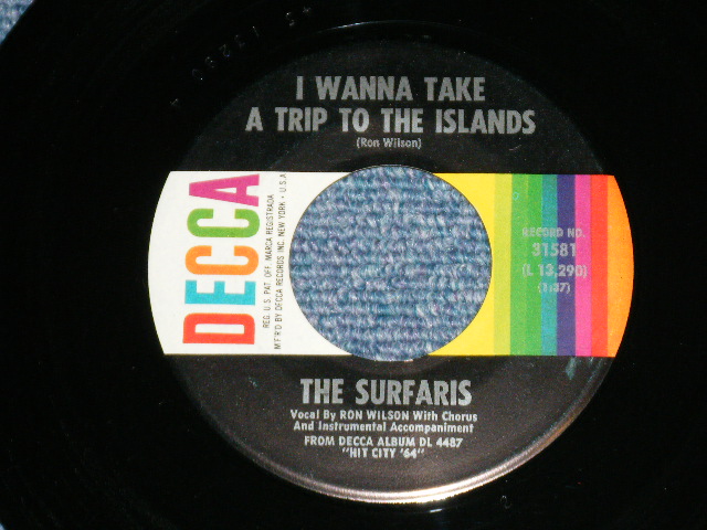 画像: The SURFARIS - A)A SURFER'S CHRISTMAS LIST (Vocal)  B)SANTA'S SPEED SHOP (Inst) (Ex+++/Ex+++) / 1963 US AMERICA ORIGINAL Used 7" Single