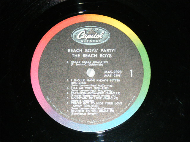 画像: The BEACH BOYS - BEACH BOYS' PARTY! (Matrix #A)DMAS-1-2398-A-9 2 ＊ B)DMAS-2-2398-B-8 2  ＊) "LOS ANGELES Press in CALIFORNIA" (Ex++/Ex+ EDSP) / 1965 US AMERICA ORIGINAL 1st Press "BLACKWith RAINBOW Label" STEREO Used LP