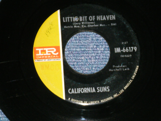 画像: CALIFORNIA SUNS (  CAROL CONNORS ) - MASKED GRANDMA : LITTLE BIT OF HEAVEN ( Ex+/Ex+  : BB HOLE)   / 1966 US AMERICA ORIGINAL Used 7" Single 