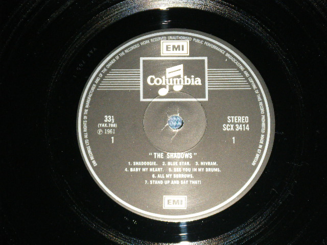 画像: THE SHADOWS - THE SHADOWS   ( MINT-, Ex++/MINT-) / 1970's UK ENGLAND REISSUE "WHITE Columbia & 2 EMI" Label Used  LP 