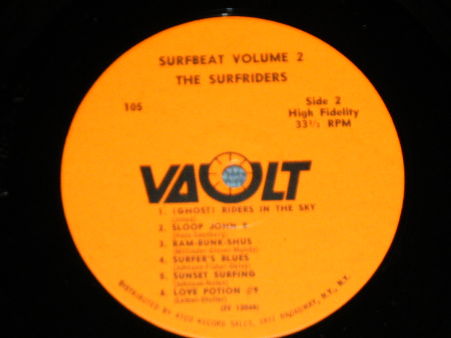 画像: THE SURFRIDERS - SURFBEAT VOLUME TWO 2 ( Ex++/Ex+++ B-4:Ex+ : BB )  / 1963 US AMERICA ORIGINAL MONO Used  LP 