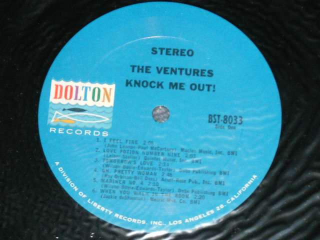画像: THE VENTURES - KNOCK ME OUT ( Ex++/SEALE) / 1965 US ORIGINAL "BLUE with BLACK Print Label" STEREO "SEALED"  LP 