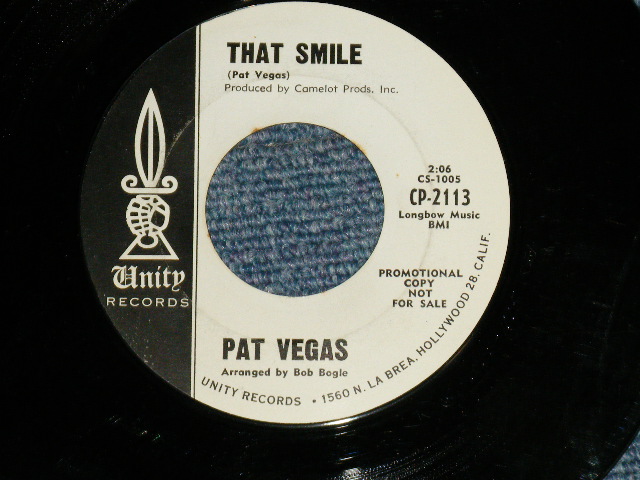 画像1: PAT VEGAS ( Arranged by BOB BOGLE of THE VENTURES ) -' THAT SMILE ; THE BEST GIRL IN THE WORLD (MINT-/MINT-) / 1960's US AMERICA ORIGINAL "WHITE LABEL PROMO" Used 7"Single