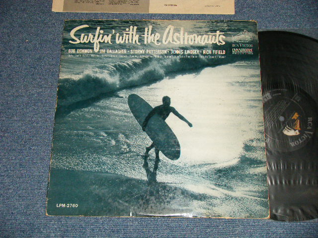 画像1: THE ASTRONAUTS - SURFIN' WITH  (Ex-/Ex Looks:VG+++ EDSP ) / 1963 US AMERICA ORIGINAL MONO  Used LP