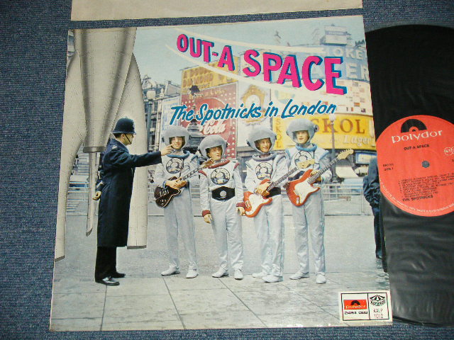 画像1: The SPOTNICKS - IN LONDON : OUT-A-SPACE (Ex+/MINT Tape Seam ) / 1982 SWEDEN REISSUE Used LP