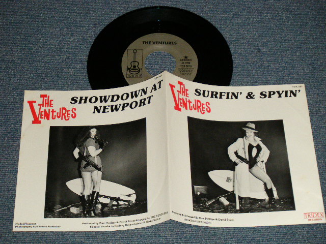 画像1: THE VENTURES - A) SURFIN' & SPYIN' B) SHOWDOWN AT NEWPORT (MINT-/MINT)/ 1981 US AMERICA ORIGINAL Used 7" SINGLE 