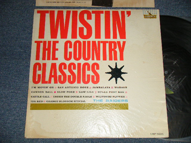 画像1: The RAIDERS - TWISTIN' THE COUNTRY CLASSICS (VG+/Ex WTRDMG) / 1962 US AMERICA ORIGINAL MONO Used LP