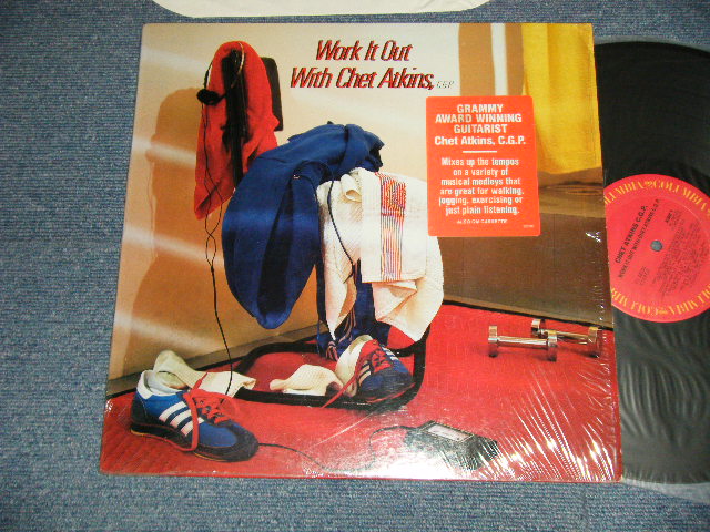 画像1: CHET ATKINS - WORK IT OUT WITH CHET ATKINS (MINT-/MINT-) / 1983 US AMERICA ORIGINAL Used LP