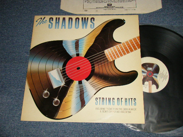 画像1: THE SHADOWS - STRINGS OF HITS (MINT-/MINT) / 1979 UK ENGLAND ORIGINAL Used  LP 