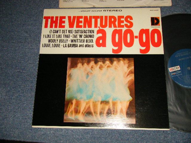 画像1: THE VENTURES - A GO-GO (Ex++/Ex+++, Ex+++ Looks:Ex+ EDSP) / 1965 US AMERICA ORIGINAL 1st Press "DARK BLUE with SILVER Print Label" STEREO Used LP 