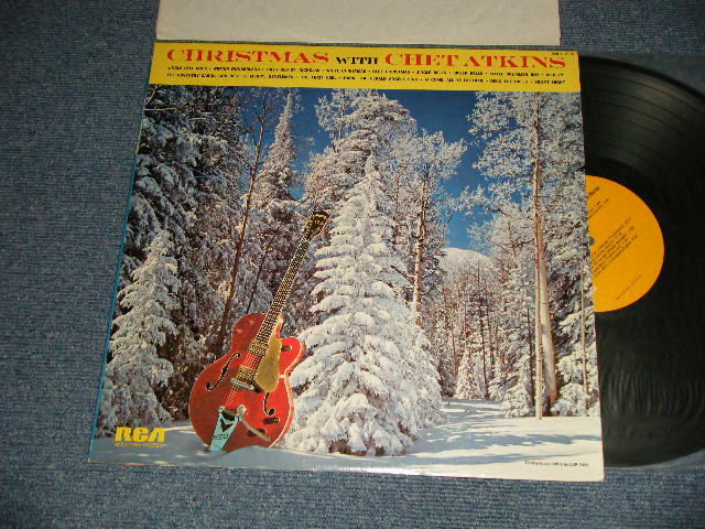画像1: CHET ATKINS - CHRISTMAS WITH CHET ATKINS (Ex+++/MINT-) / 1976 US AMERICA REISSUE STEREO Used LP