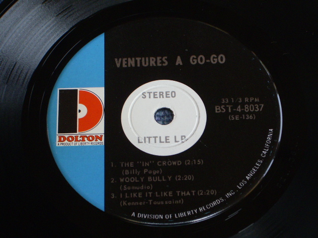 画像: THE VENTURES - A GO-GO ( "D" MARK LABEL : Ex+++/Ex+++ ) / 1965 US ORIGINAL 7"EP + PICTURE SLEEVE 